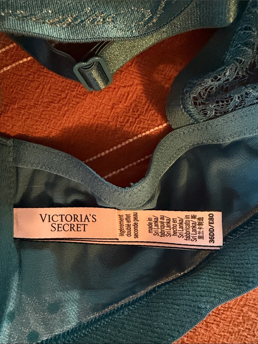 Victoria's Secret Teal Molded Underwire Bra - Picture 3 of 3